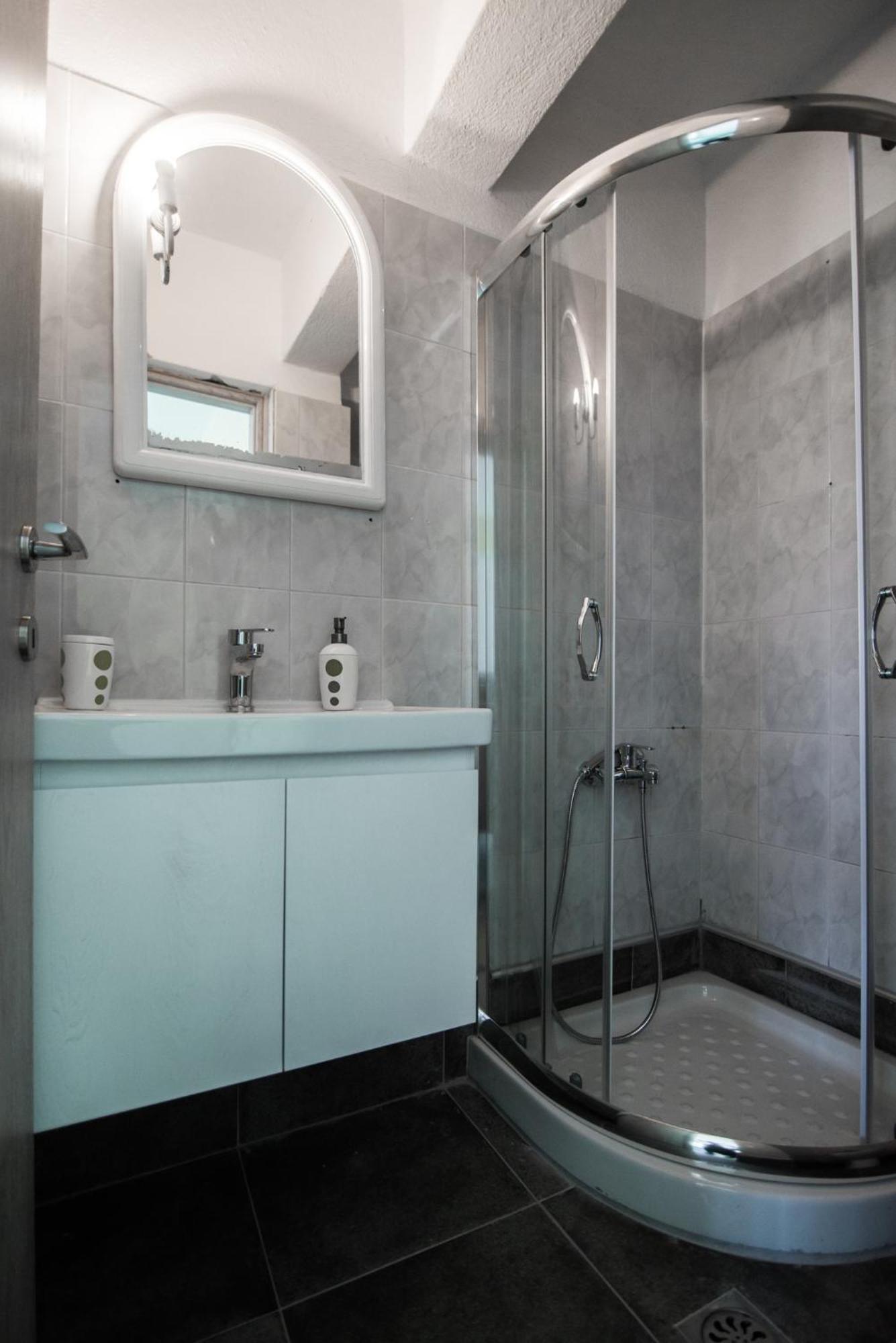 مولا كاليفا Dias Apartments المظهر الخارجي الصورة